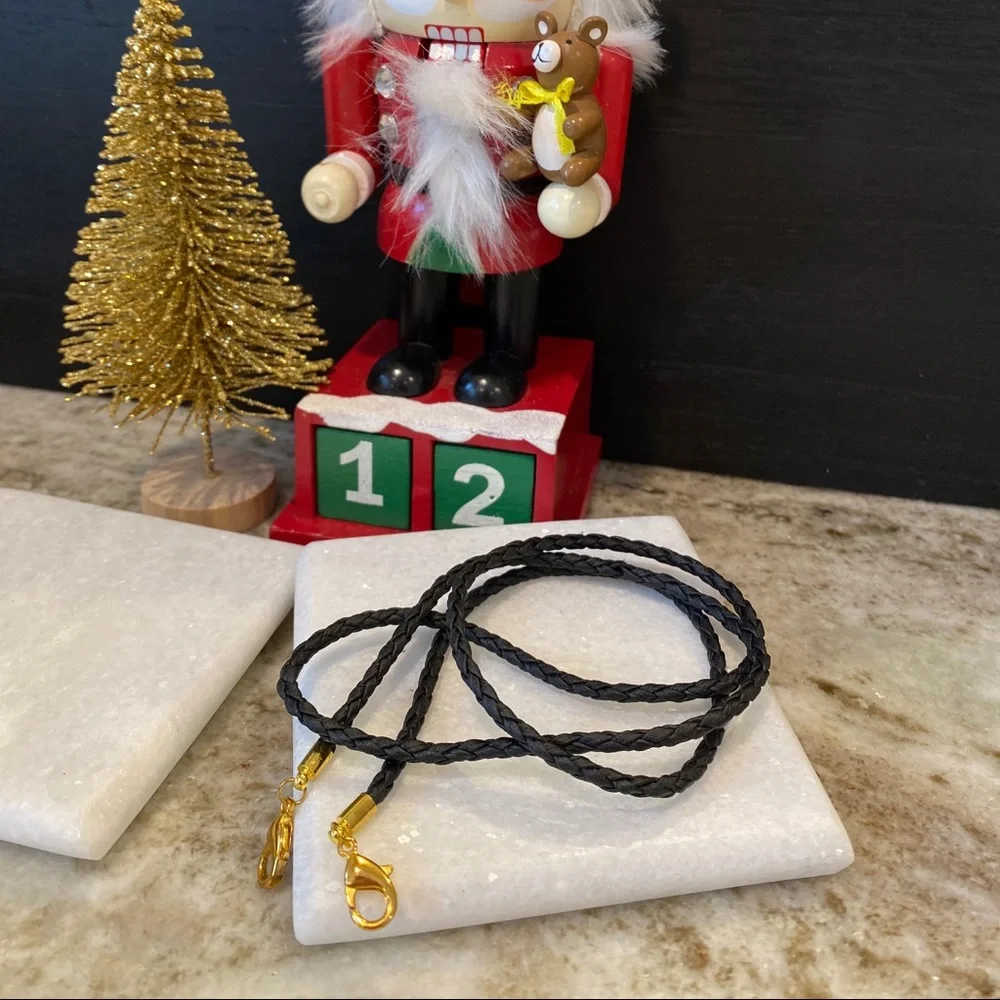 Black chain for masks or sunglasses